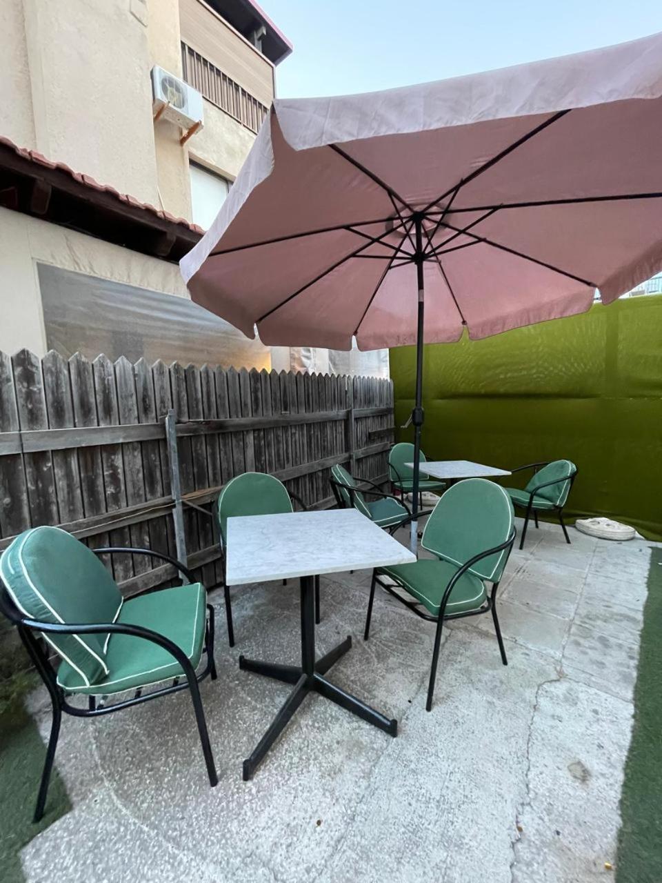 Premium Hostel Marina Paphos Exterior foto